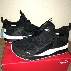 Women’s soft foam puma shoes!